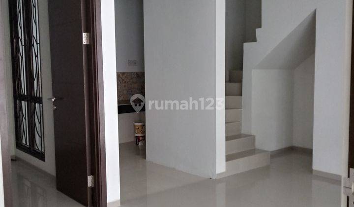 Rumah Minimalis 2 Lantai Di Graha Raya Bintaro Bagus 2