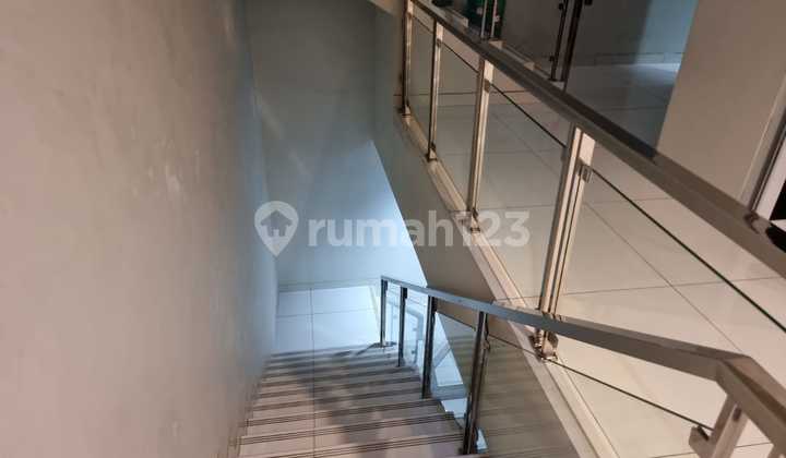 Quick Sale 3-Story Minimalist House in Sunter 2