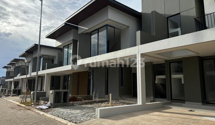 Shila Ready-to-Live Home in the Independent Area of Sawangan