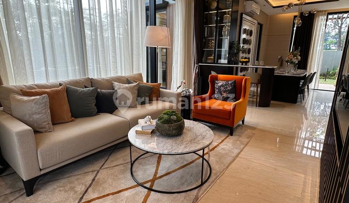 Elegant Dream Home with a Pleasing View