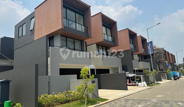 Rumah 3 Lantai Posisi Hook Shila At Sawangan Kawasan Mandiri  2