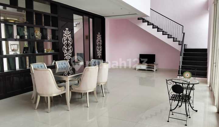 For Rent: Luxurious 2-Storey House in Strategic Location at Pakuwon City, Surabaya For Rent: Luxurious 2-Storey House in Strategic Location at Pakuwon City, Surabaya