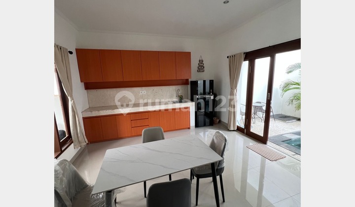 Ready-to-occupy house in Mumbul Nusa Dua, super strategic location and fully furnished. 2