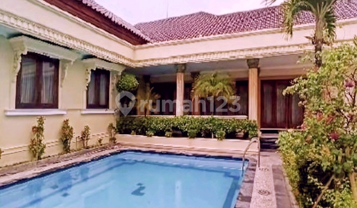 Exclusive Furniture 1