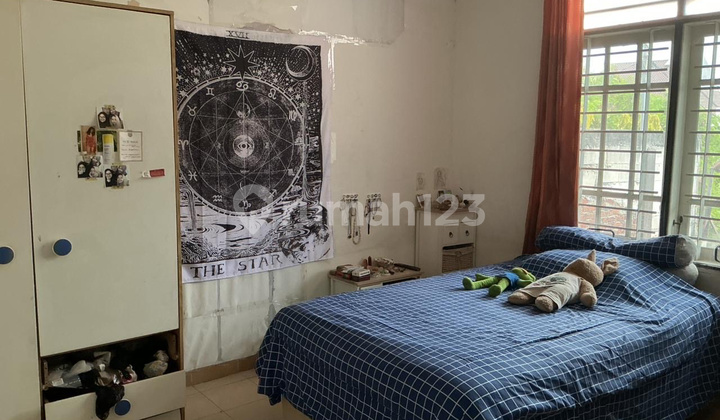 Dijual Rumah Strategis 2 Lantai Surbaya Pusat Dijual Rumah Strategis 2 Lantai Surbaya Pusat