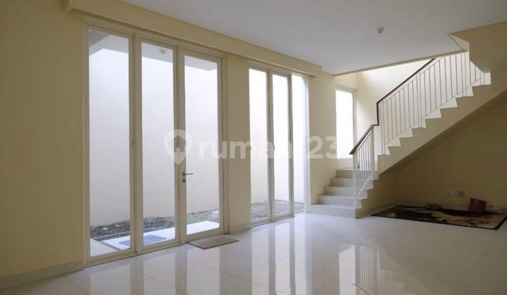 Rumah Bagus dekat area industri tapi sangat tenang. ada sekolah international dan food junction dalam kompleks 2