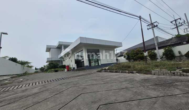 Commercial Land for Rent, Building Included