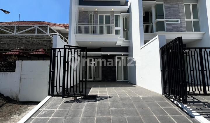 Modern Minimalist 2-Story New House in Jemursari