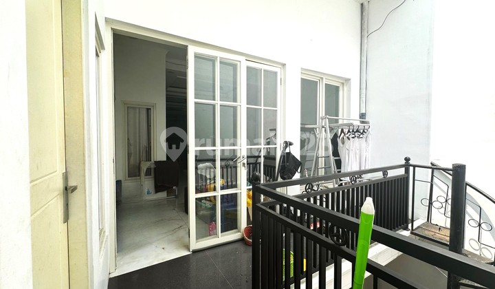 Manyar Main Road House 2