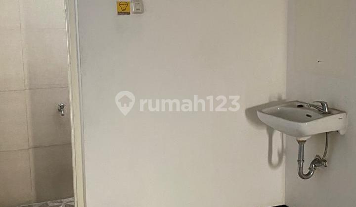 Strategic East Perak Ruko, 3 Floors, Suitable for Business, Shipping, Office Strategic East Perak Ruko, 3 Floors, Suitable for Business, Shipping, Office