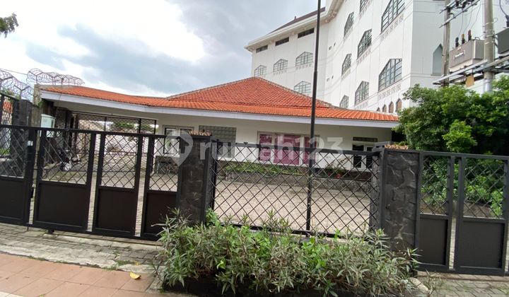 Raya Darmo Commercial Building Suitable for Commercial, Office &amp; Restaurant