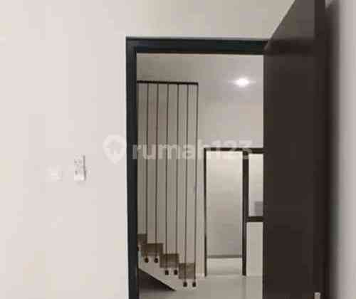 Modern Minimalist House on Kutisari Main Road 2