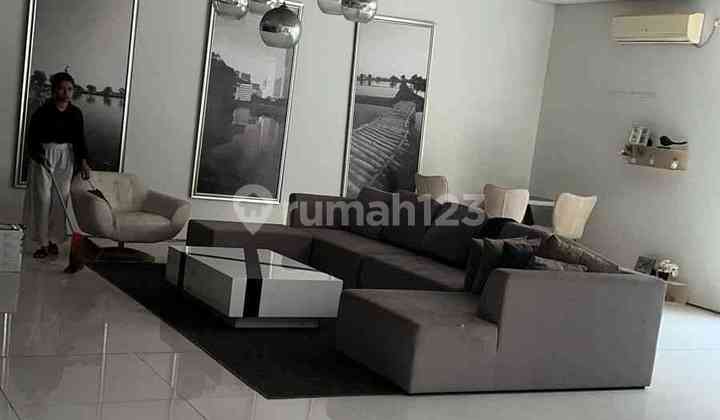 Royal Residence outside Cluster 2