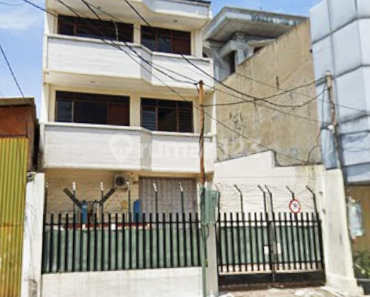 Kedungsari Main Road, Surabaya City Center 1