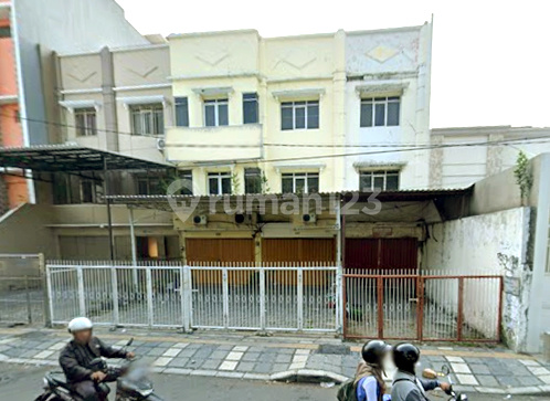 Ruko Premium Jalan Raya Arjuno Surabaya, Investasi Strategis! 2