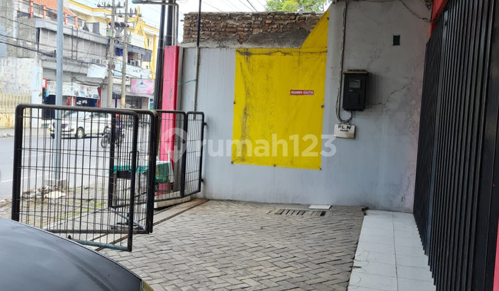 FOR SALE 2-STORY HOUSE READY TO OCCUPY ON JL DIPONEGORO Sidoarjo 2