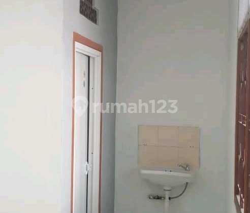 For Sale Ready-to-Occupy House in Mulyosari Tengah 2