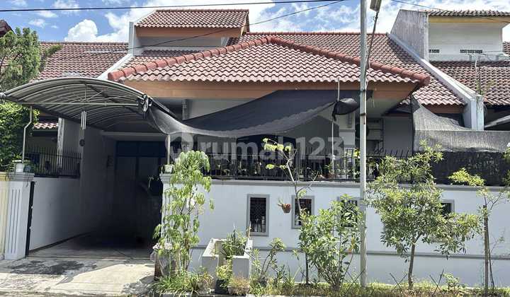 For Sale, Ready-to-Occupy House in Manyar Jaya View City 1