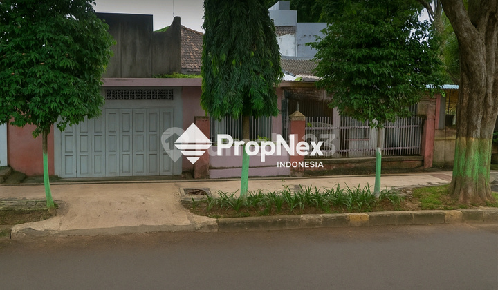 For Sale Old House on Sudirman Street, Tuban