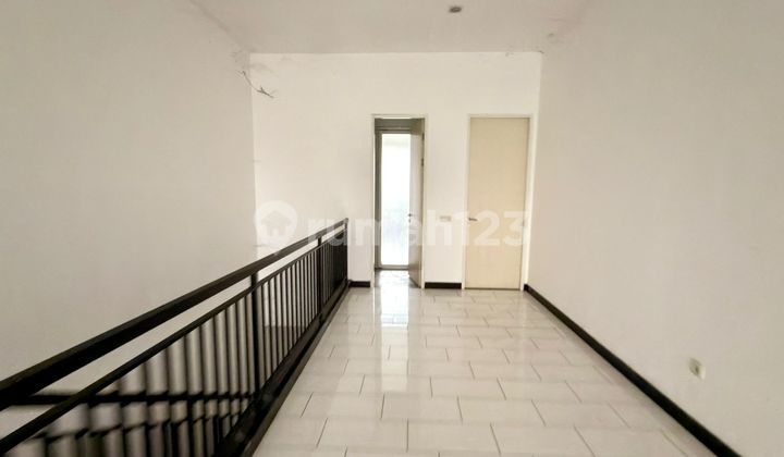 For Sale Strategic Shop House Near UK Petra Surabaya 2