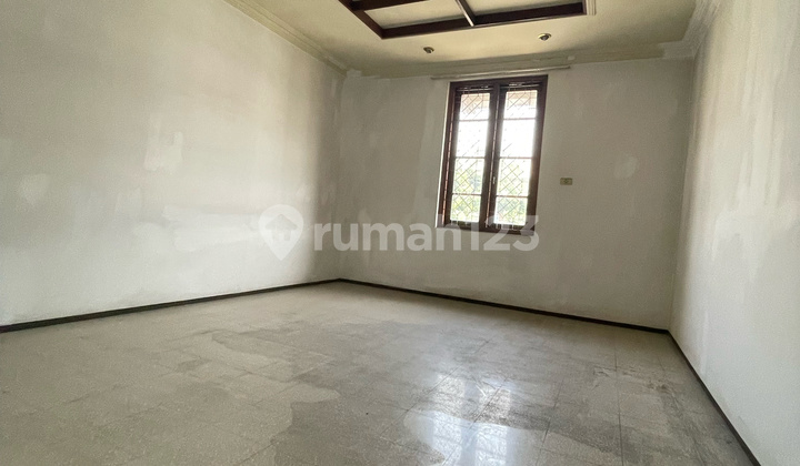 Rumah Luas Dukuh Kupang Timur, Renovasi Jadi Hunian Impian 2