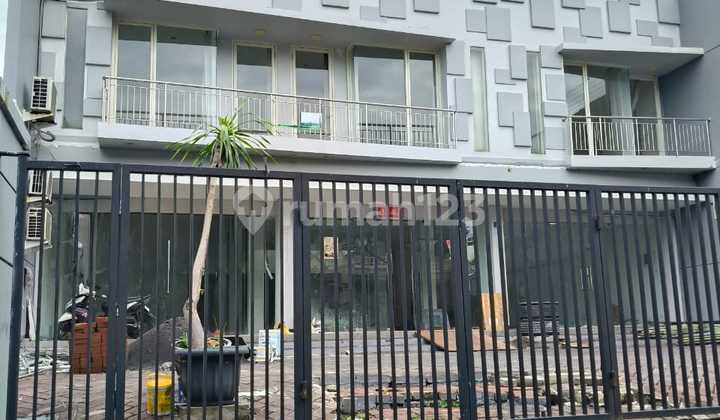 Disewakan Cepat Komersial Area Citraland Utama Lokasi Dekat Sekolah Ciputra & Gereja St Yakobus Surabaya Barat