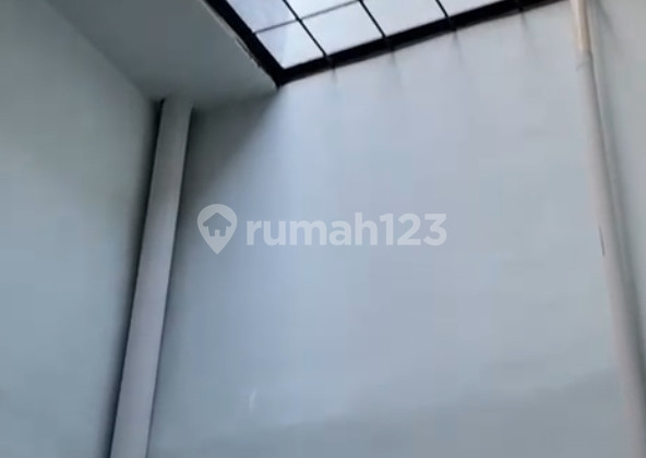 For Rent: House on Semangka Street, Pondok Tjandra Indah. Near MERR For Rent: House on Semangka Street, Pondok Tjandra Indah. Near MERR