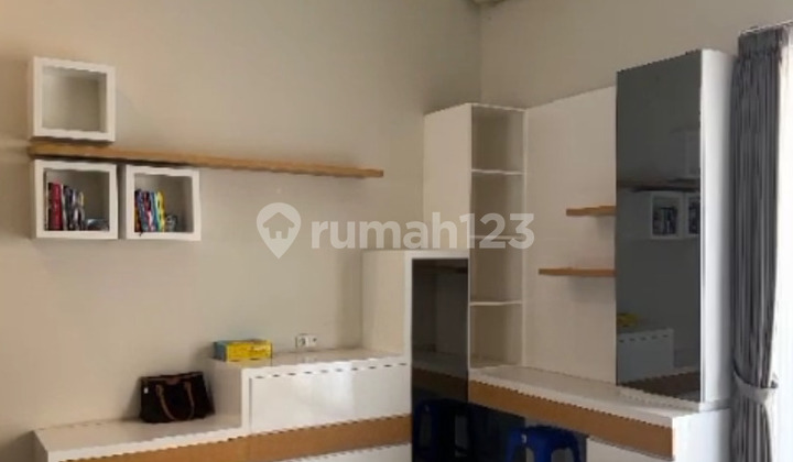 Araya Tahap 1. Rumah Mewah. Full Furnished. Dekat Merr