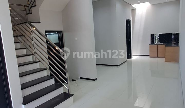 KALIJUDAN INDAH VILLA HOUSE. STRATEGIC LOCATION. Near MERR. 1