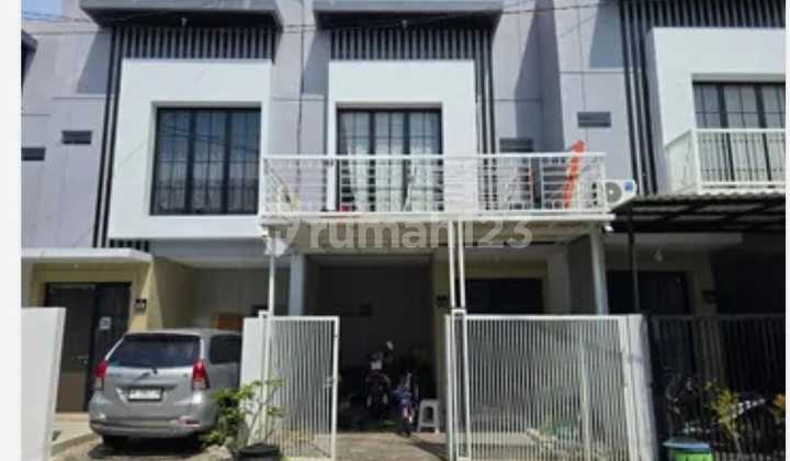 Rumah di Regency One Babatan, Surabaya Timur. Dekat Galaxy Mall.