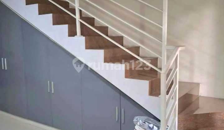 RUMAH SIAP HUNI 2 LANTAI DI SUKOLILO DIAN REGENCY 1. Siap Huni 2