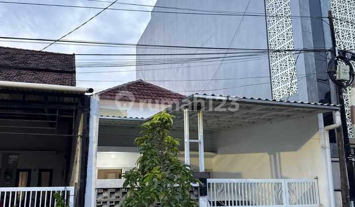 Medokan Ayu Surabaya House. Near MERR and OERR.