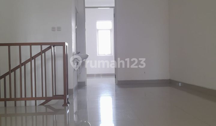 Rumah Baru di Kutisari. Dekat Universitas Petra. 2
