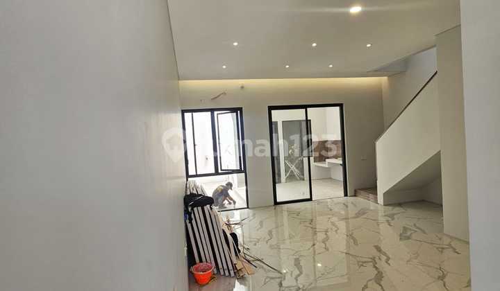 Rumah Baru Gress Mulyosari Prima Dekat Dengan Pakuwon City 2