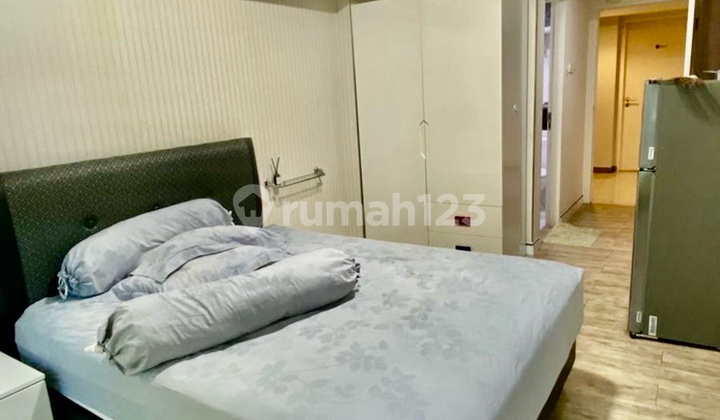 Orchard Apartment for Rent, Studio Unit 35th Floor, Furnished, at Pakuwon Mall. Orchard Apartment for Rent, Studio Unit 35th Floor, Furnished, at Pakuwon Mall.