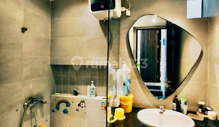 DIJUAL RUMAH ROYAL RESIDENCE 3KT SEMI FURNISHED WIYUNG ISTIMEWA 2