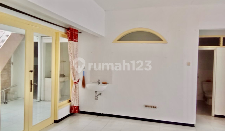 Disewakan Rumah Darmo Permai 4Kt Dekat Tol Satelit Pakuwon Mall 2