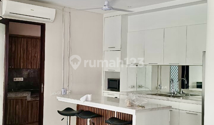 FOR RENT GRAHA FAMILI HOUSE SEMI FURNISHED 4BR MODERN SWIMMING POOL 2