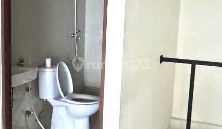 For Sale Tierra Soho 3-Story Shop House, Empty, Ready for Occupancy, Hokky Darmo Permai, Near Toll Road. 2