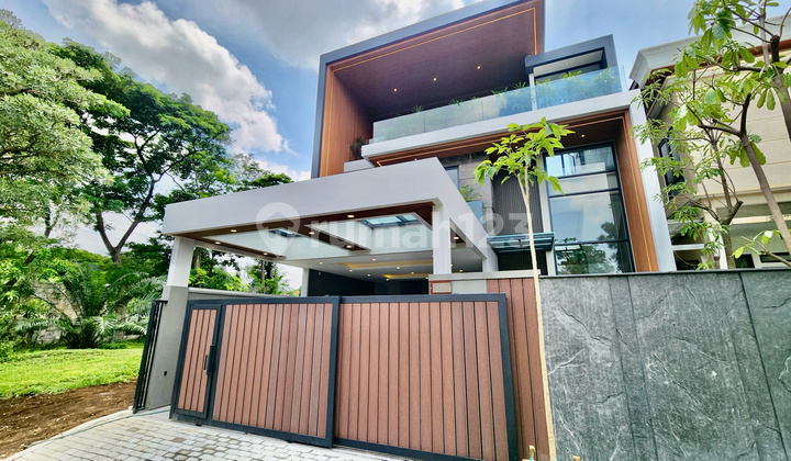 Dijual Rumah Woodland Citraland 4Kt Semi Furnish Bagus Private Lift Dekat Pasar Modern