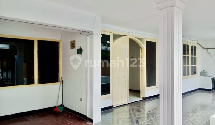 For Rent Darmo Permai House 4 Bedrooms Near Satelit Toll Road Pakuwon Mall For Rent Darmo Permai House 4 Bedrooms Near Satelit Toll Road Pakuwon Mall