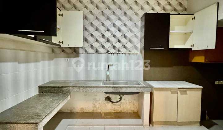 JUAL SEWA RUMAH ROYAL RESIDENCE 3KT SEMI FURNISHED WIYUNG PAKUWON MALL 2