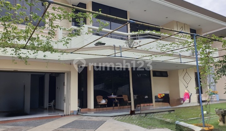 DIJUAL RUMAH RAYA SATELIT LUAS BESAR TERAWAT FULL FURNISHED DIJUAL RUMAH RAYA SATELIT LUAS BESAR TERAWAT FULL FURNISHED