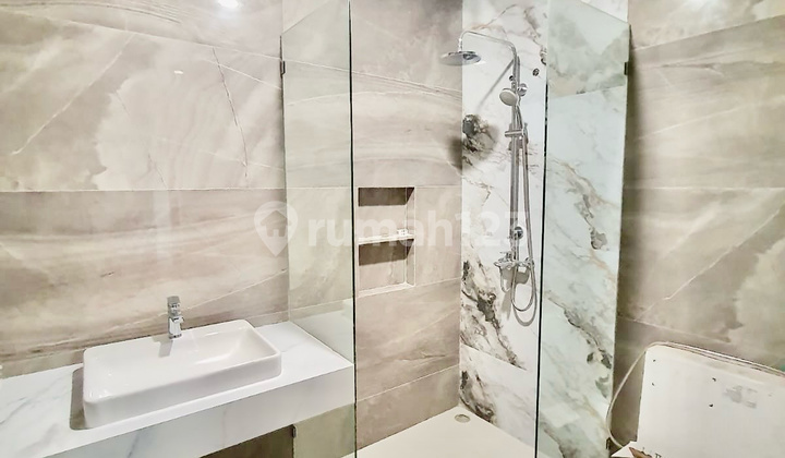 FOR SALE FULLERTON PLACE HOUSE 5KT SPLIT LEVEL CITRALAND CIPUTRA SCHOOL 2