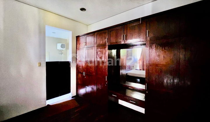 FOR RENT ROYAL PARK CITRALAND HOUSE, SEMI FURNISHED, POOL, 4 BEDROOMS, NEAR GWALK FOR RENT ROYAL PARK CITRALAND HOUSE, SEMI FURNISHED, POOL, 4 BEDROOMS, NEAR GWALK