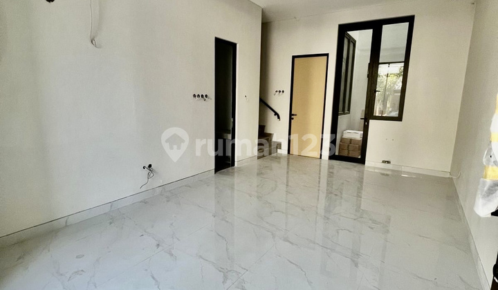 For Sale Moca Vrbana Dian Istana Wiyung 2-Storey 3BR New Modern House 2