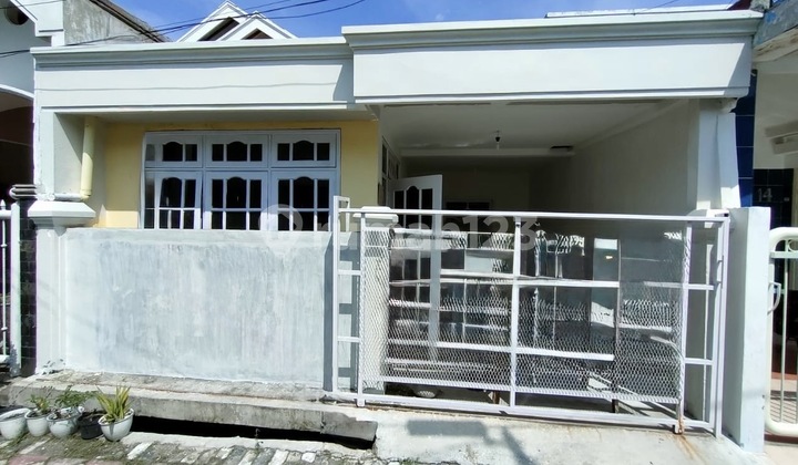 FOR SALE 1-STORY HOUSE IN DARMO INDAH SELATAN, 3 BEDROOMS
