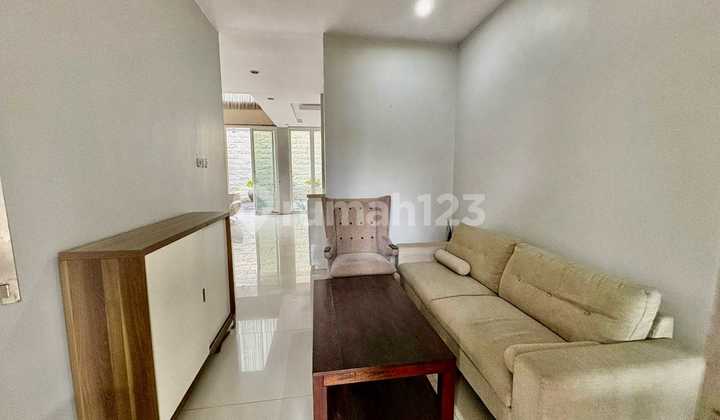 Disewakan Rumah Royal Residence Luar Cluster 4Kt Full Furnish Wiyung 2