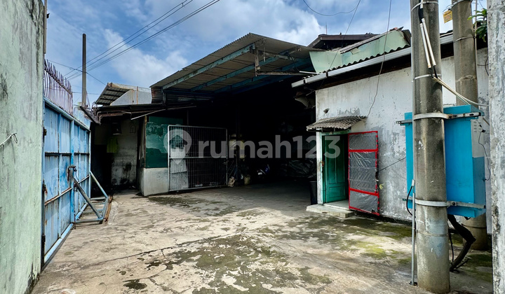 Plastic Factory in Taman Sepanjang, 1900M2 For Sale