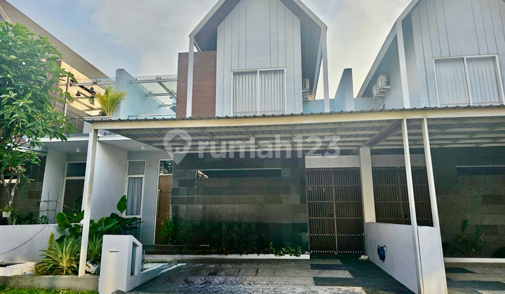 Dijual Rumah Royal Residence Hampton Furnish 3Kt Dekat Tol Pakuwon Mal Dijual Rumah Royal Residence Hampton Furnish 3Kt Dekat Tol Pakuwon Mal